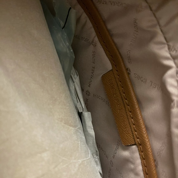 Michael Kors jet set crossbody with chain NWT - Picture 4 of 5